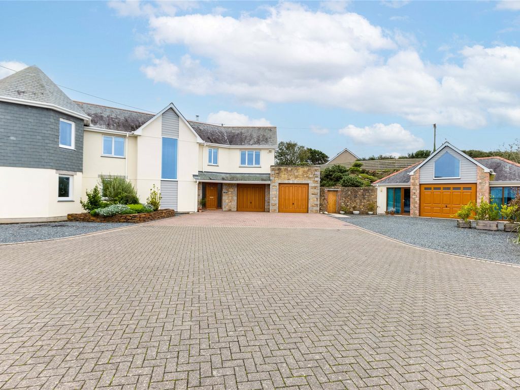 5 bed detached house for sale in Meaver Road, Mullion, Helston