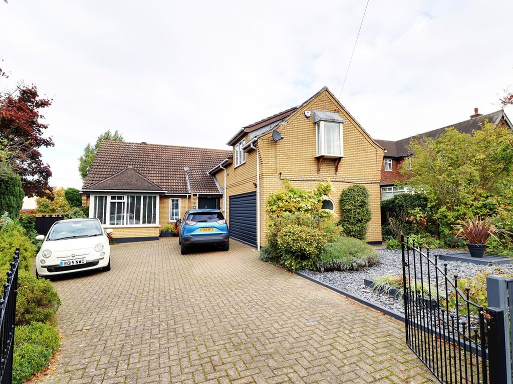 4 bed detached house for sale in West Common Lane, Scunthorpe DN17 Zoopla