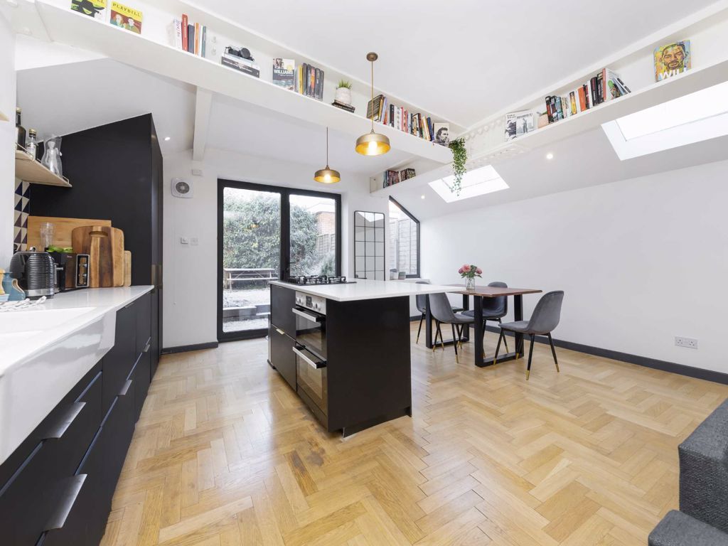 2 bed flat for sale in Furness Road, London NW10 Zoopla