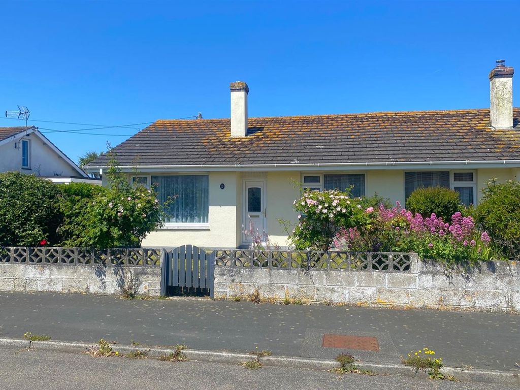 2 bed semidetached bungalow for sale in Close, Crantock