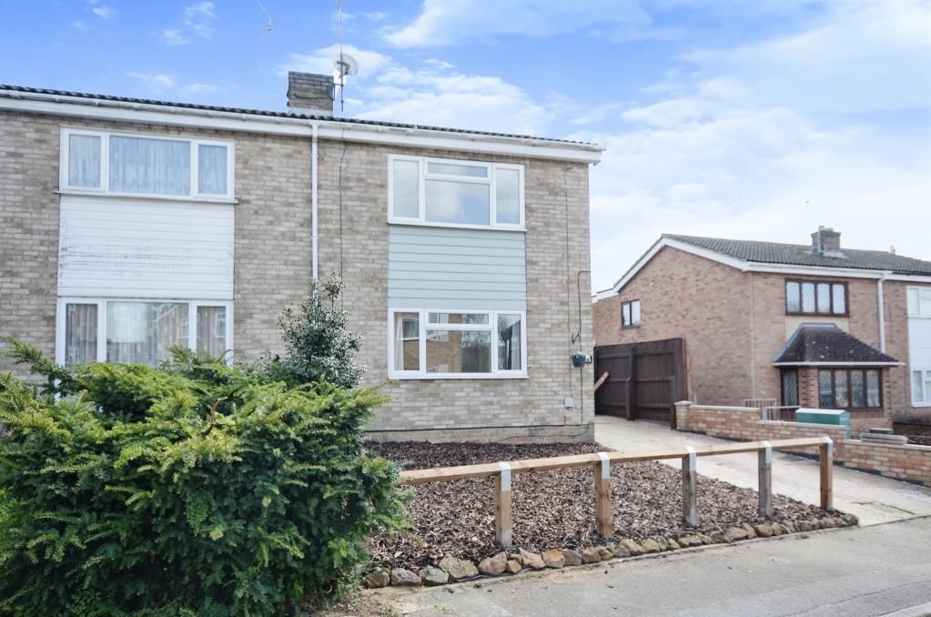 3 bed property to rent in Meadow Walk, Higham Ferrers, Rushden NN10