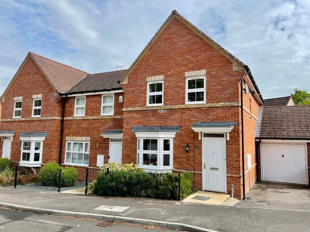 3 bed end terrace house for sale in Mandarin Drive, Newbury RG14 Zoopla