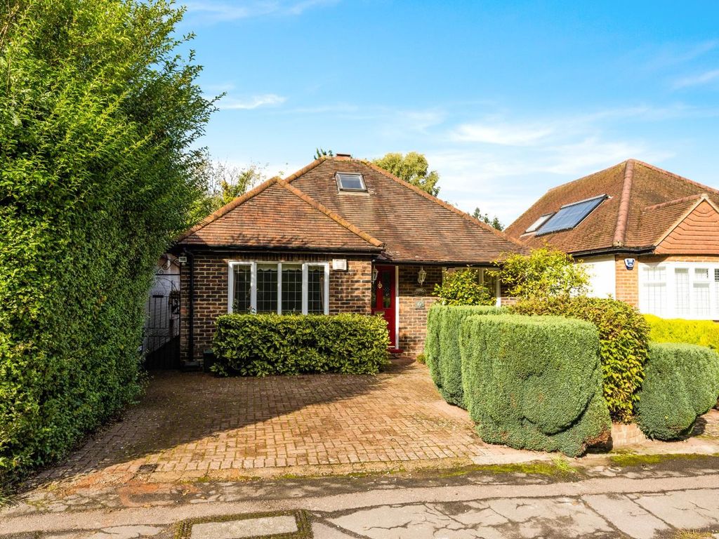2 bed detached bungalow for sale in The Green, Dorking Road, Tadworth