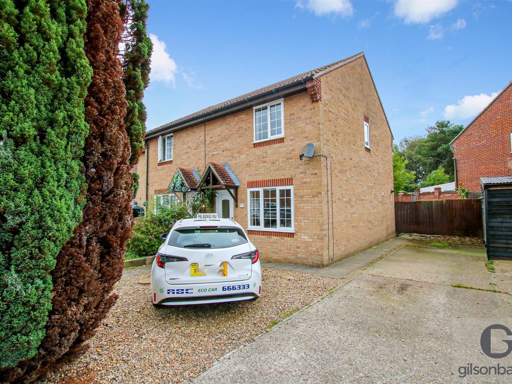 3 bed semidetached house for sale in Pyehurn Mews, Taverham, Norwich