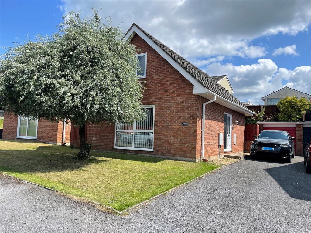 2 bed detached bungalow for sale in Llwyn Yr Eos, Llanelli SA14 Zoopla