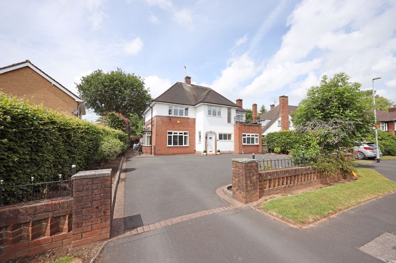 5 bed detached house for sale in Camborne Crescent, NewcastleUnder