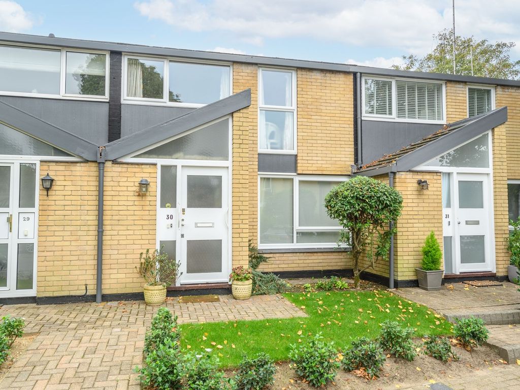 3 bed terraced house for sale in Holme Chase, Weybridge KT13, £549,950