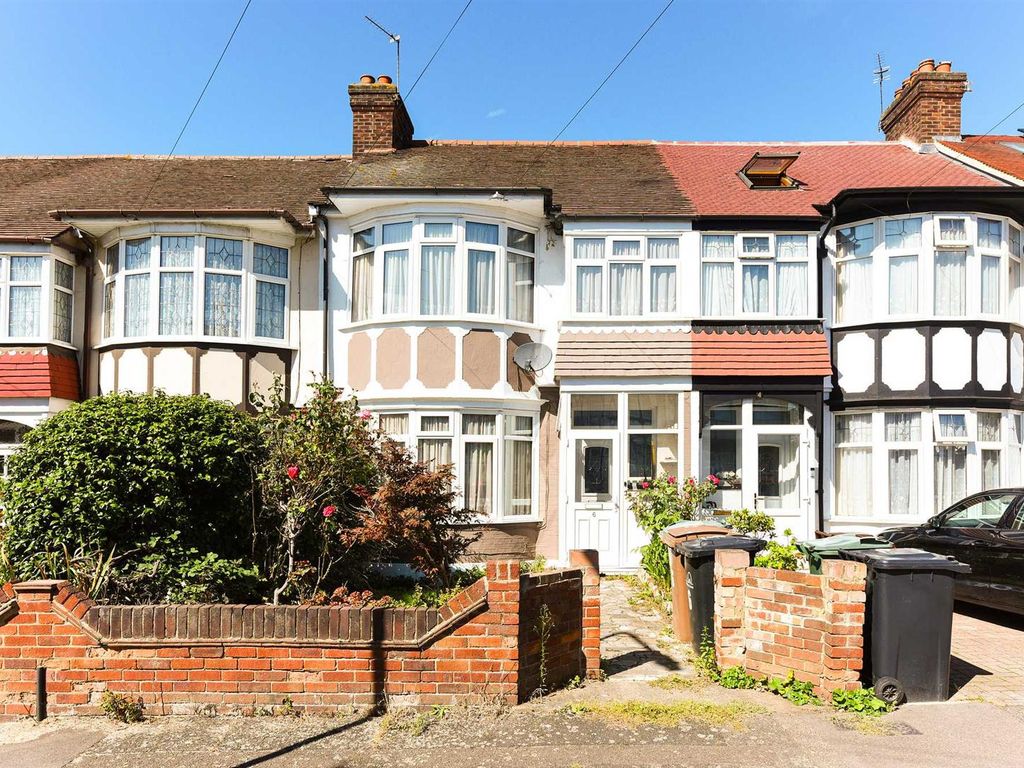 4 bed terraced house for sale in Middleton Close, London E4, £550,000