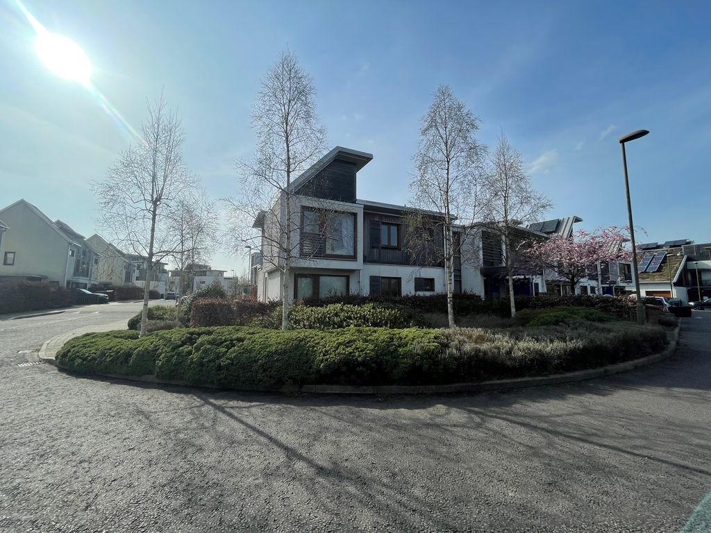 2 bed flat for sale in Hartington Place, Letchworth Garden City SG6