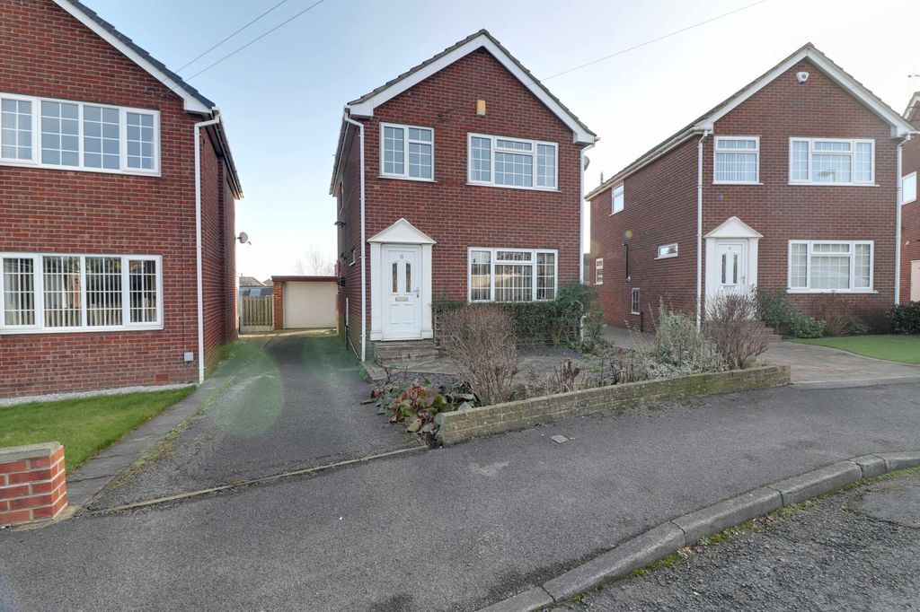 3 bed detached house for sale in Tingley Avenue, Tingley, Wakefield WF3