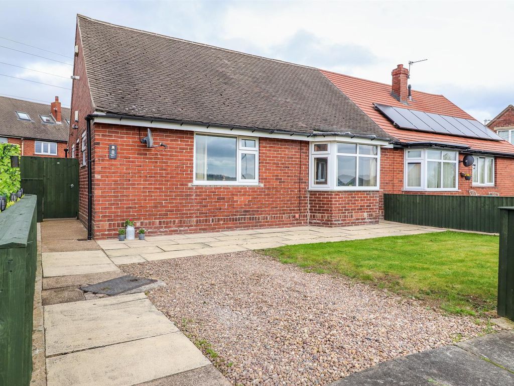 2 bed semidetached bungalow for sale in Denby View, Thornhill