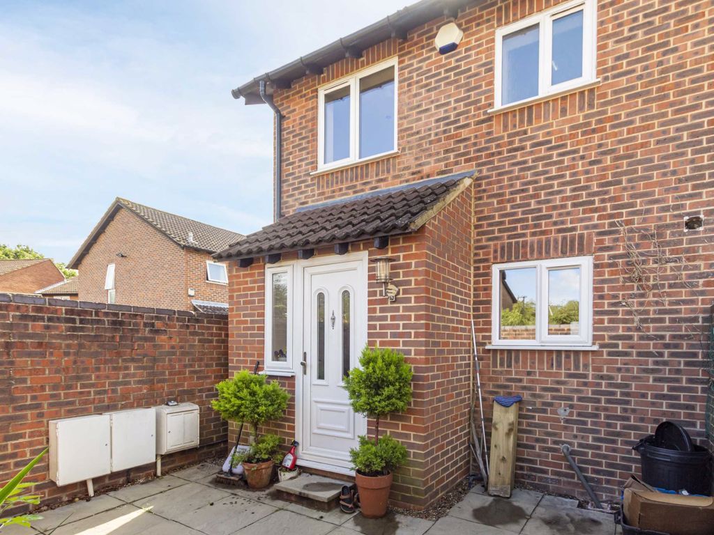 1 bed property to rent in Stevens Close, Hampton TW12 Zoopla