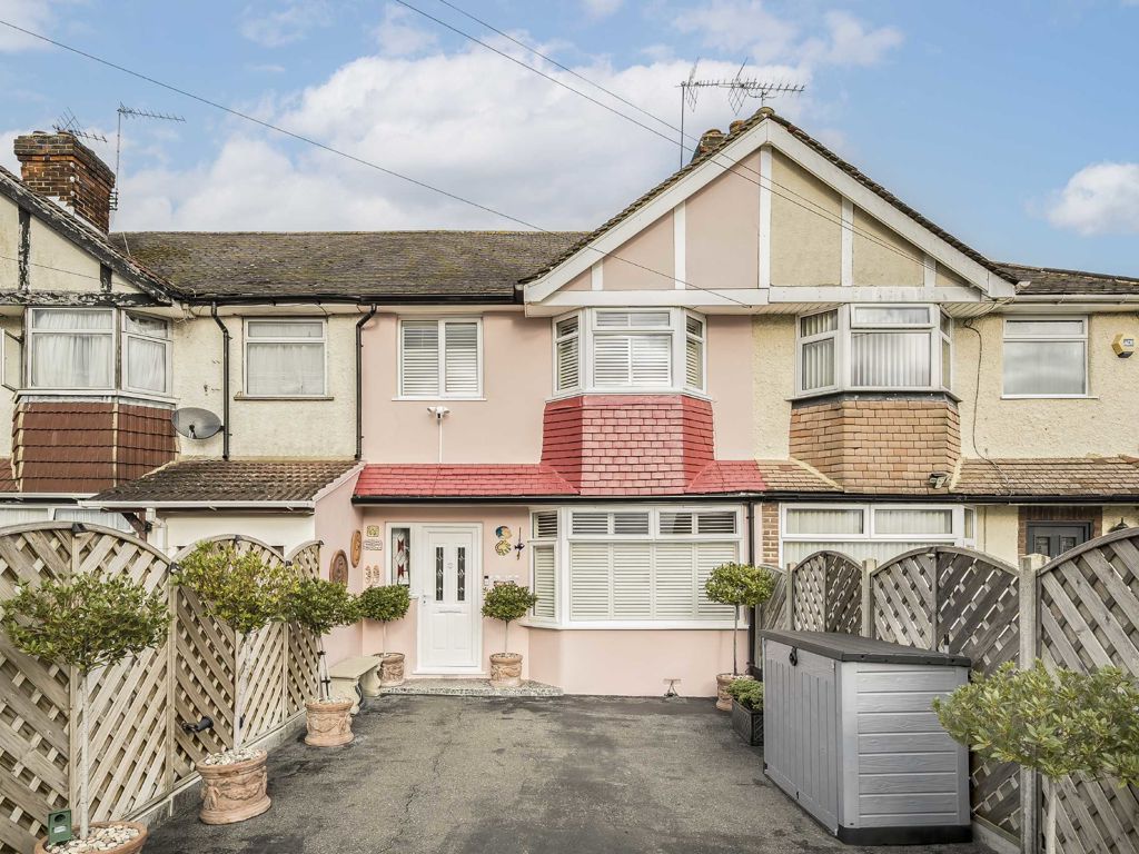 3 bed terraced house for sale in Evelyn Crescent, SunburyOnThames