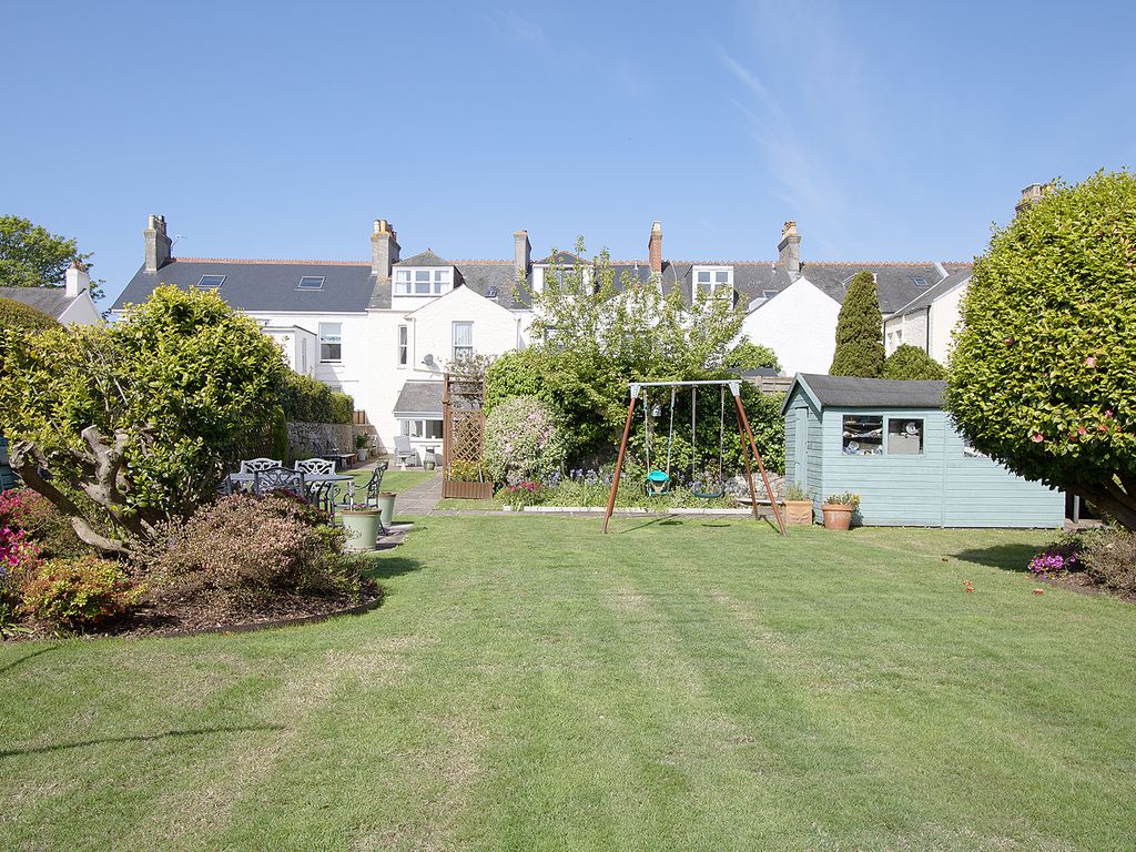 5 bed town house for sale in Kings Road, St Peter Port, Guernsey GY1