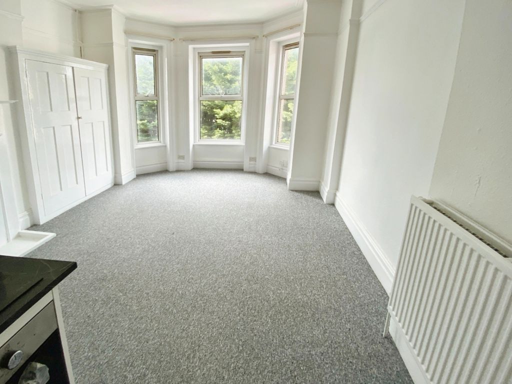 1 bed flat to rent in Wootton Gardens, Bournemouth BH1, £725 pcm Zoopla