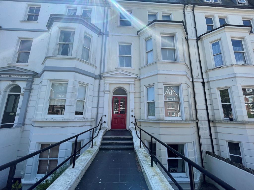 2 bed flat to rent in Jevington Gardens, Eastbourne BN21 Zoopla
