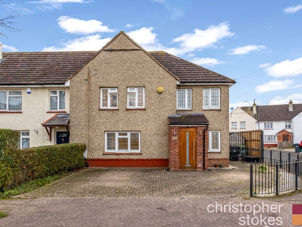 4 bed end terrace house for sale in Goffs Oak Avenue, Goffs Oak