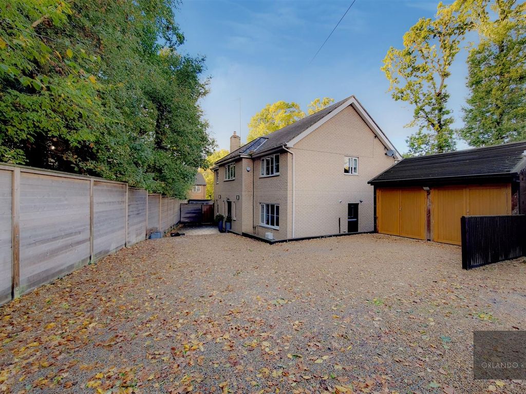 5 bed detached house for sale in Gorsewood Road, Hartley, Longfield DA3