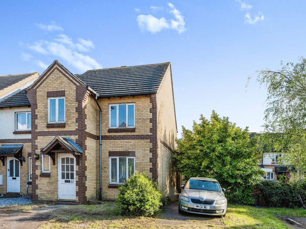3 bed end terrace house for sale in Boxgrove Priory, Bedford