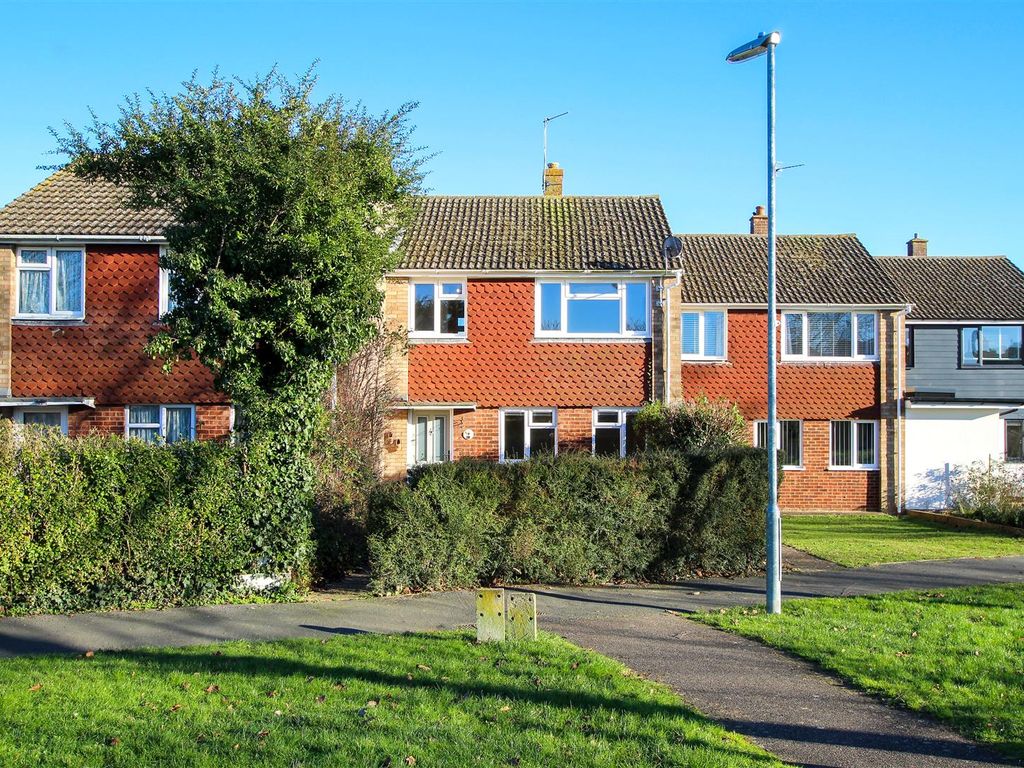 3 bed terraced house to rent in Bakers Close, Comberton, Cambridge CB23