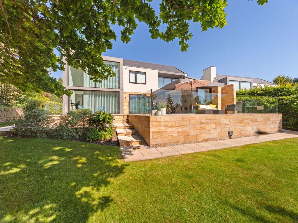 4 bed detached house for sale in Rossett Green Lane, Harrogate HG2, £