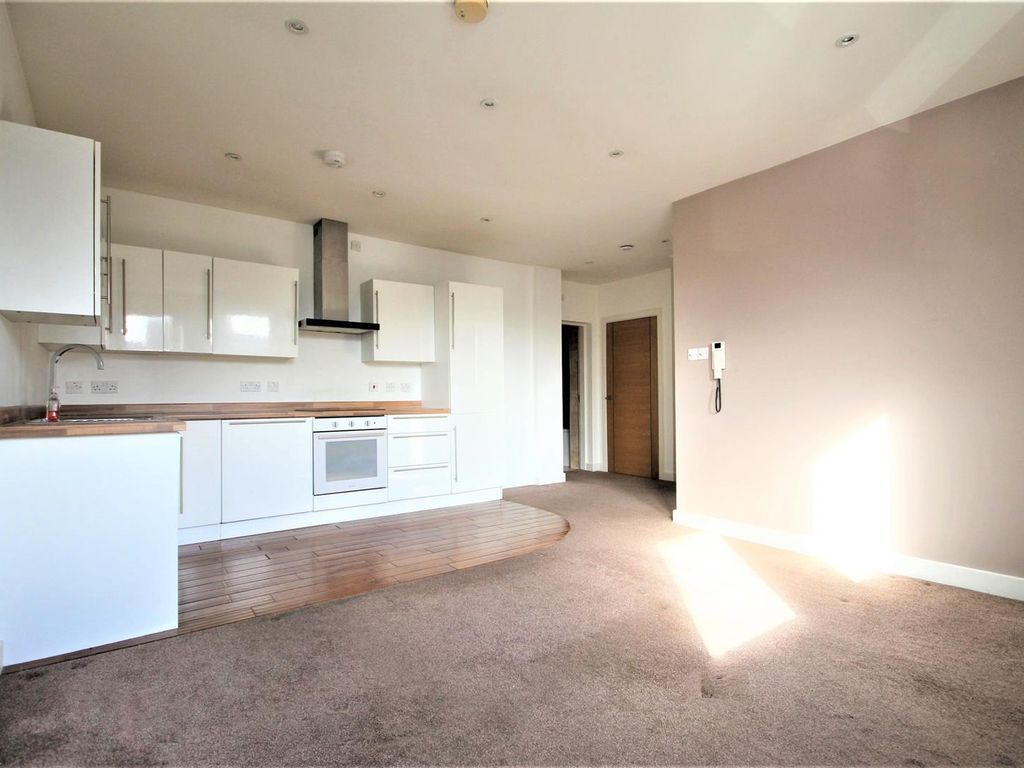 1 bed flat to rent in Market Place, Wetherby LS22, £700 pcm Zoopla