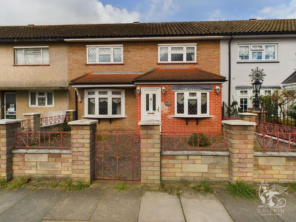 3 bed property for sale in Harlow Road, Rainham RM13 Zoopla