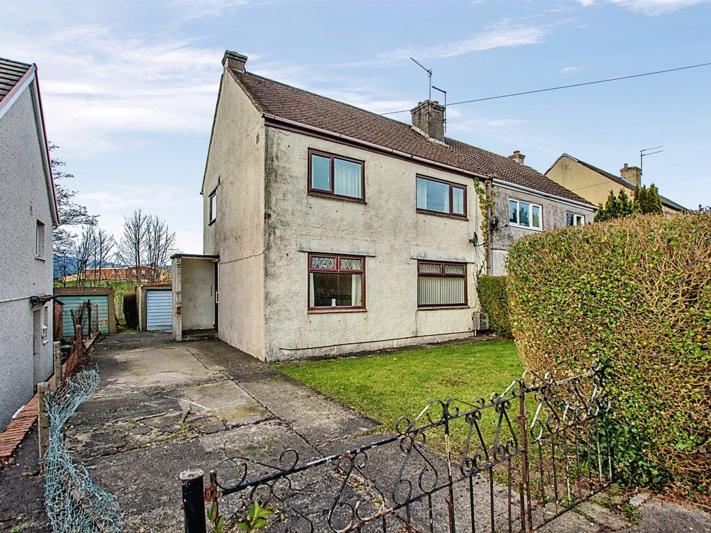 3 bed semidetached house for sale in Glascoed Road, New Inn, Pontypool