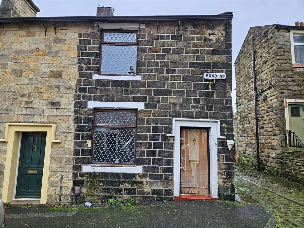 2 bed end terrace house for sale in Bond Street, Nelson BB9, £47,500
