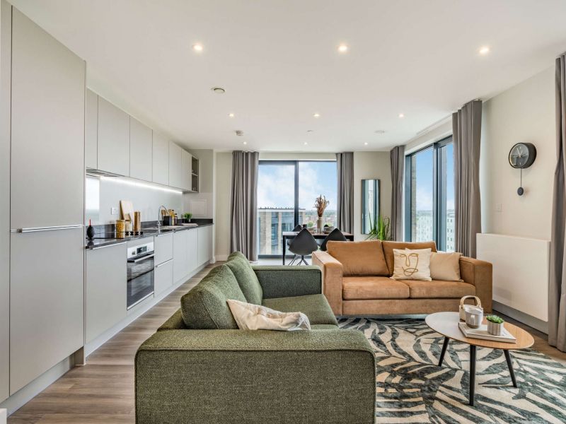 3 bed flat to rent in Thomas Layton Way, Brentford TW8 Zoopla