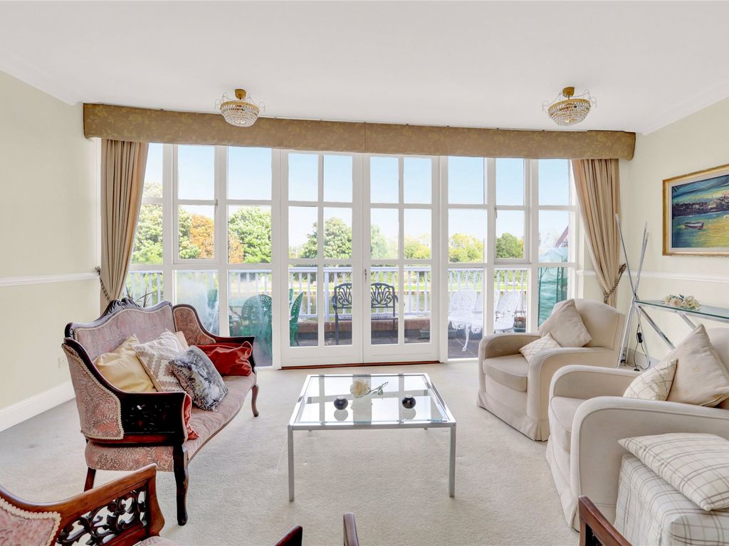 Dockett Moorings, Mead Lane, Chertsey KT16  