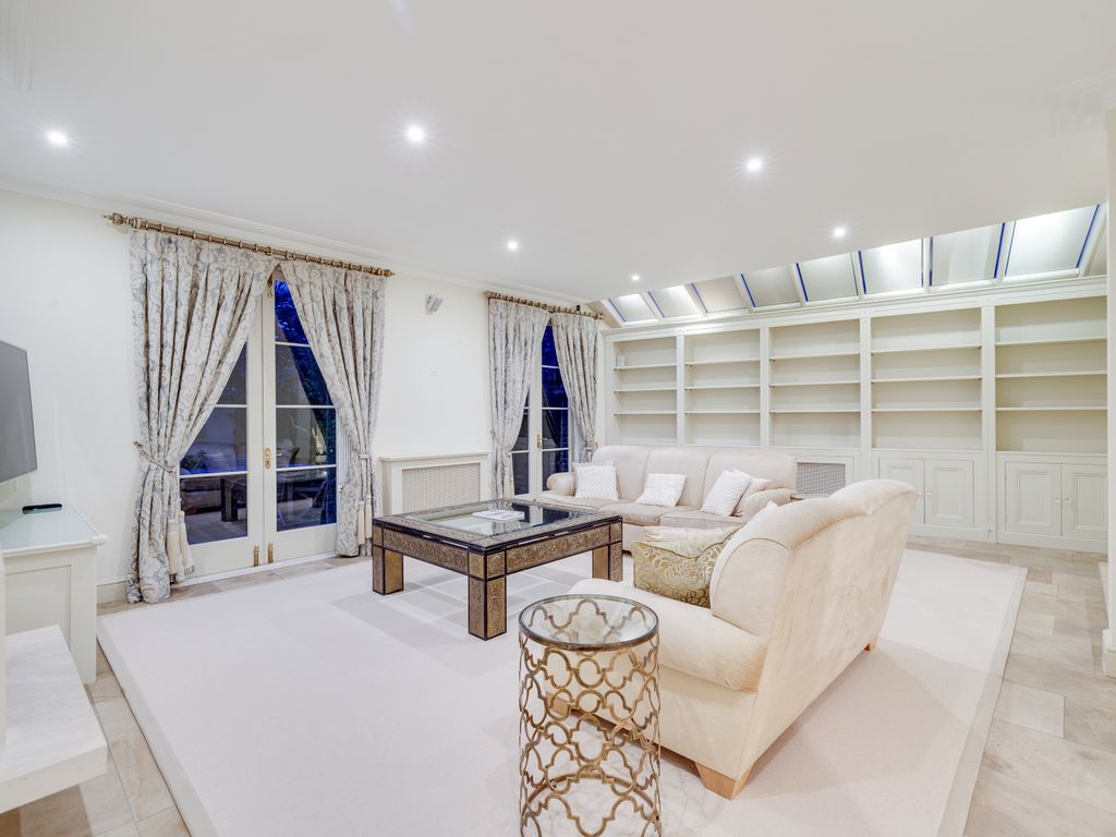 4 bed end terrace house for sale in Avenue, Fulham SW6, £