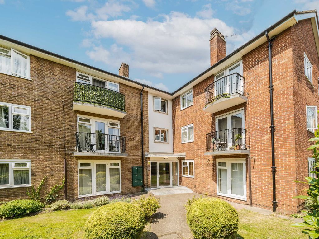 2 bed flat for sale in Berrylands Road, Berrylands, Surbiton KT5, £