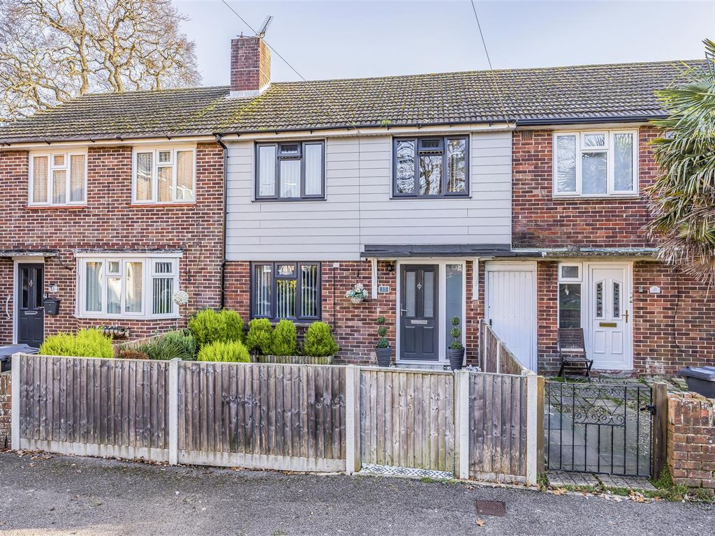 3 bed terraced house for sale in Timsbury Crescent, Havant PO9, £