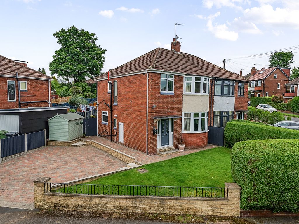3 bed semidetached house for sale in Gledhow Park Grove, Chapel