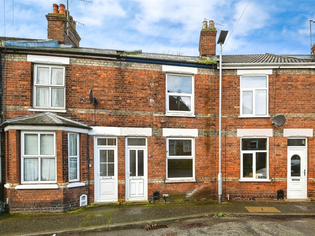 2 bed terraced house for sale in Eastgate Street, King's Lynn PE30, £