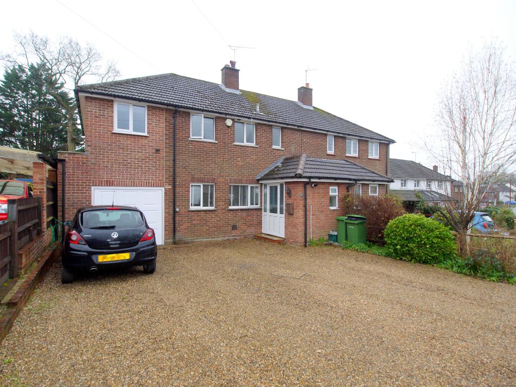 3 bed semidetached house for sale in Castle Drive, Kemsing, Sevenoaks