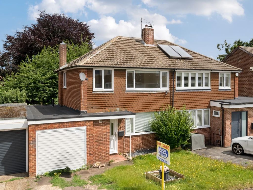 3 bed semidetached house for sale in Cottenham Close, East Malling
