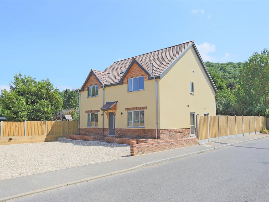 4 bed detached house for sale in East Stoke, StokeSubHamdon TA14 Zoopla