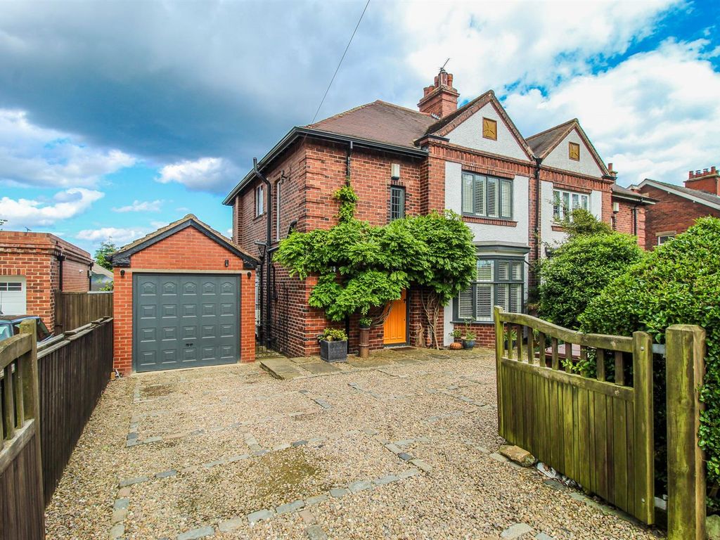 3 bed semidetached house for sale in Manygates Lane, Sandal, Wakefield