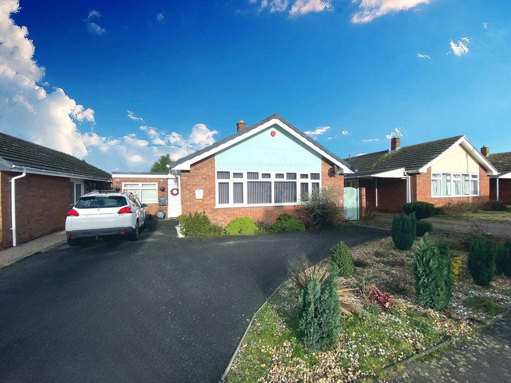 4 bed detached bungalow for sale in Ennerdale Crescent, Nuneaton CV11