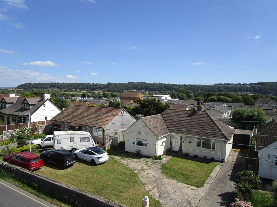 2 bed bungalow for sale in Sand Road, Kewstoke, WestonSuperMare BS22
