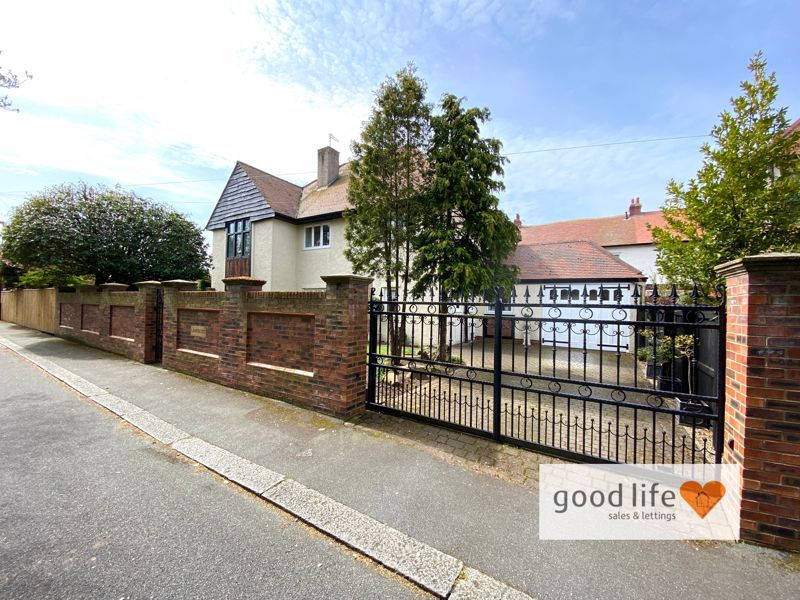 5 bed detached house for sale in Abbotsford Grove, Beresford Park