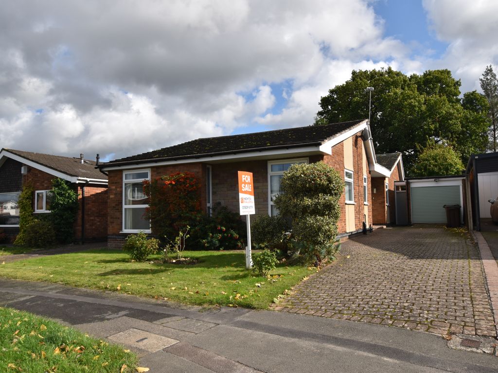 3 bed bungalow for sale in Leconfield Road, Loughborough LE11, £399,000