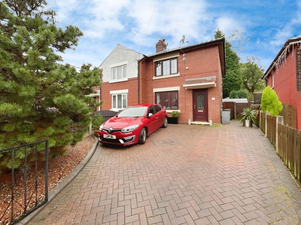 2 bed end terrace house for sale in Coniston Avenue, Hyde, Greater