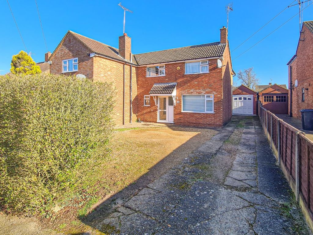 3 bed semidetached house for sale in Crossway, Leighton Buzzard LU7, £