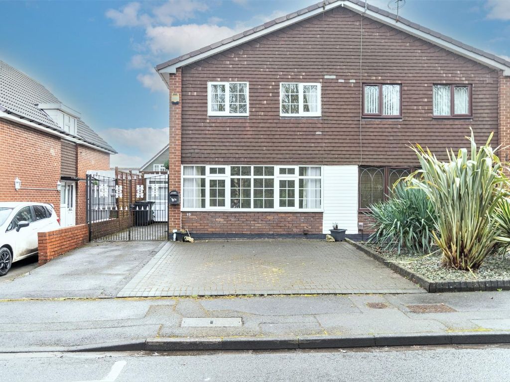 3 bed semidetached house for sale in Quilter Close, Coseley, Bilston