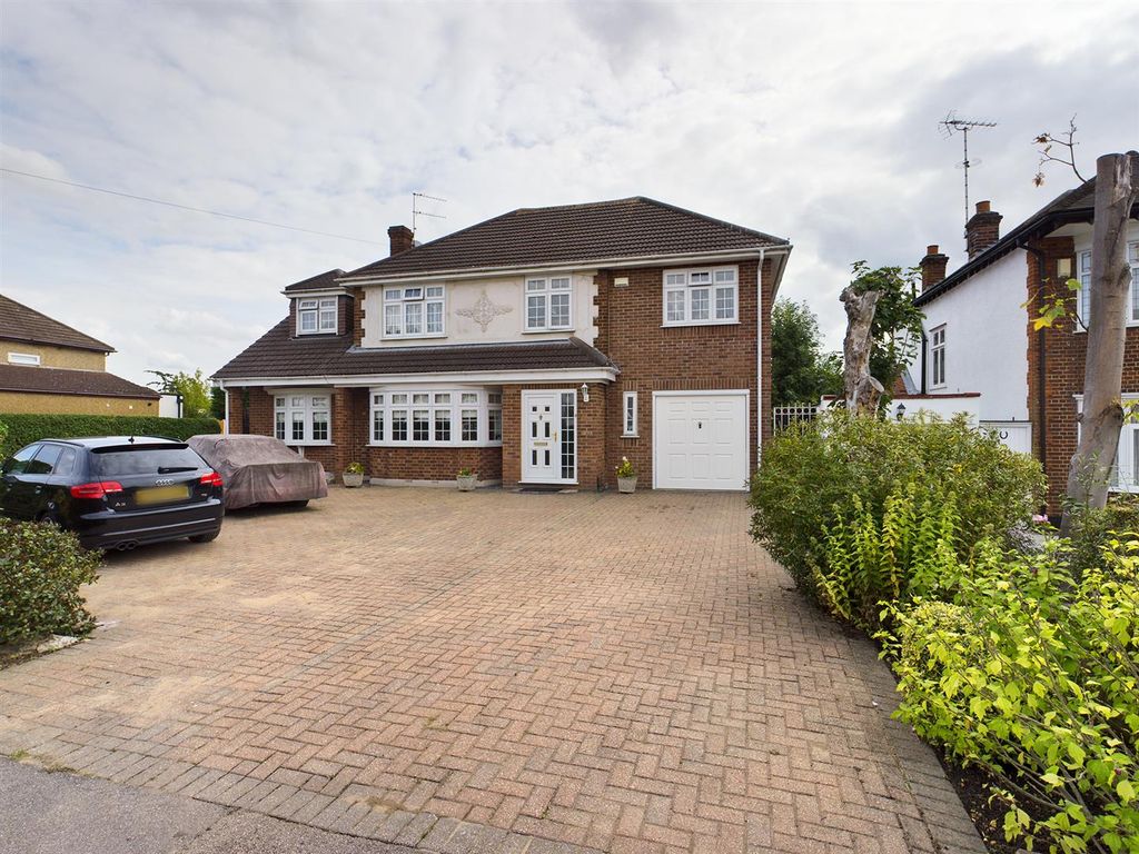 5 bed semidetached house to rent in Squirrels Heath Road, Harold Wood, Romford RM3 Zoopla