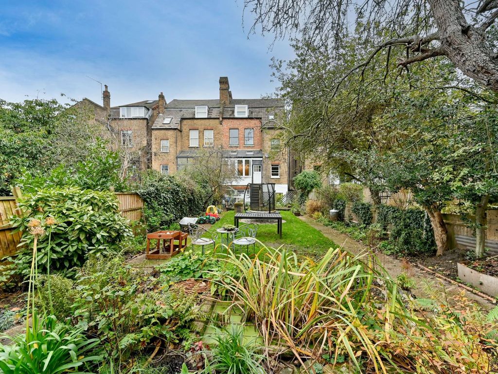 Queens Road, New Cross, London SE14  