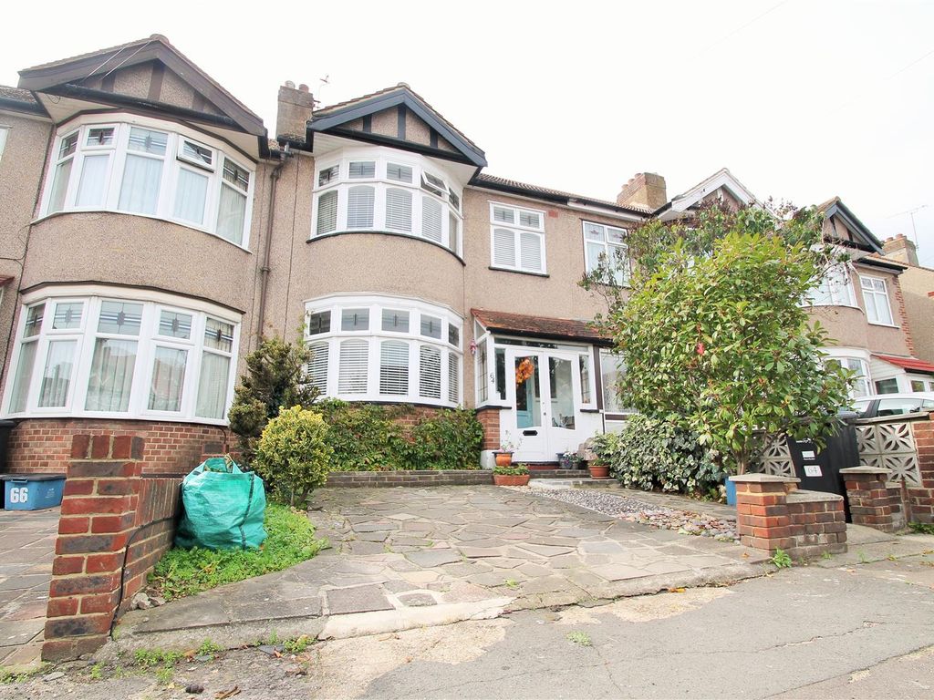 3 bed terraced house for sale in Applegarth Drive IG2 Zoopla